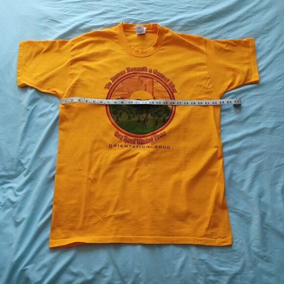 2000 Mount Allison Universty To Dance Beneath a Garnet Sky Yellow T-Shirt XL - Picture 9 of 10